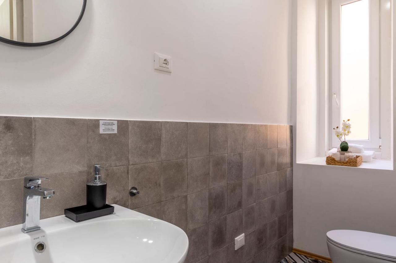 Lovely Guest-Room With Private Bathroom ตรีเอสเต ภายนอก รูปภาพ