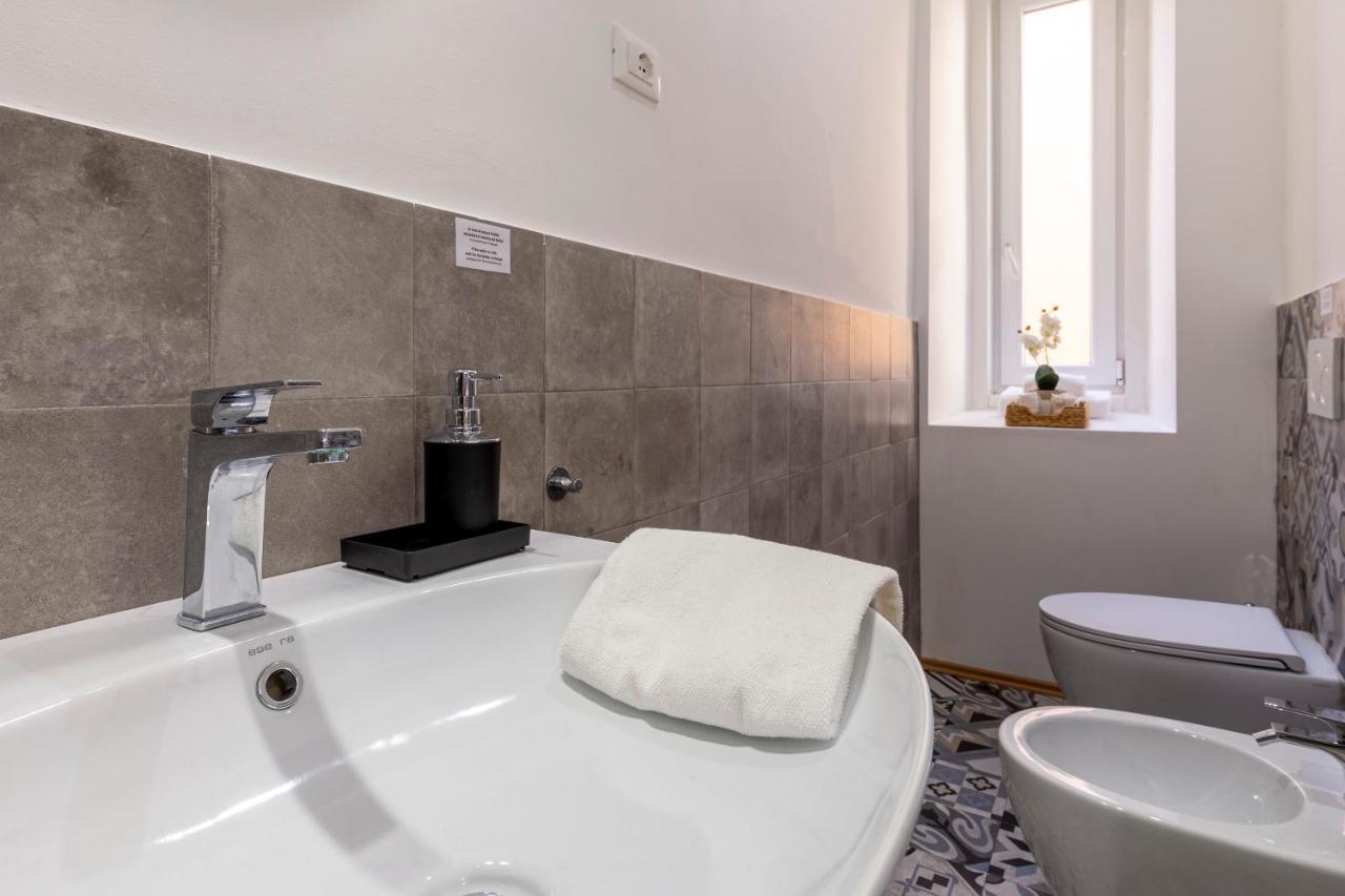 Lovely Guest-Room With Private Bathroom ตรีเอสเต ภายนอก รูปภาพ